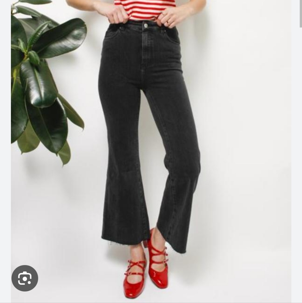 ROLLA'S East Coast Cropped Charcoal Flare Jeans Crop High Rise